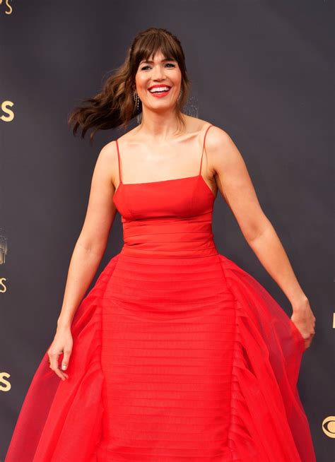 Emmys 2021 Red Hot Mandy Moore Looks Stylish In A Carolina Herrera Gown