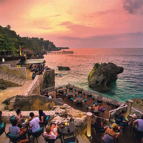 17 Romantic Restaurants And Bars In Bali With The Best Sunset Views Bali Sunset Sunset Views