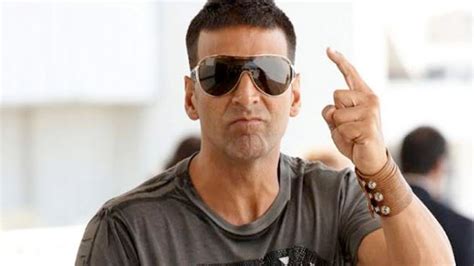 Why Is Akshay Kumar Angry With Thupakki Director Youtube