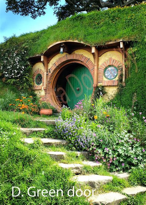 Hobbiton Movie Set Hobbit Houses The Hobbit Lord Of The Rings Movie