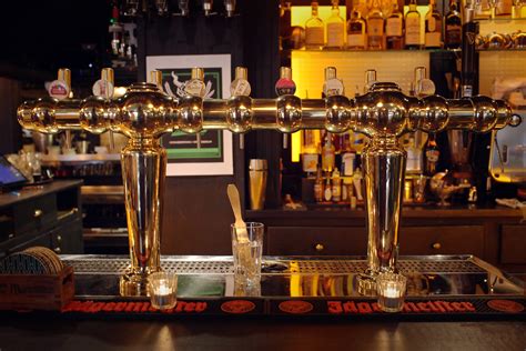 Le Monk Taverne De Cluny Est Un Bar Brasserie à Paris Proposant 10