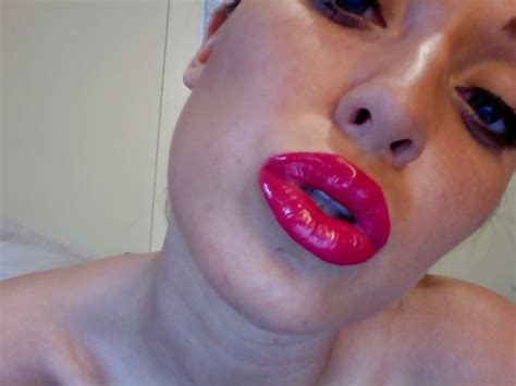 Lipstick Cock Head Mega Porn Pics