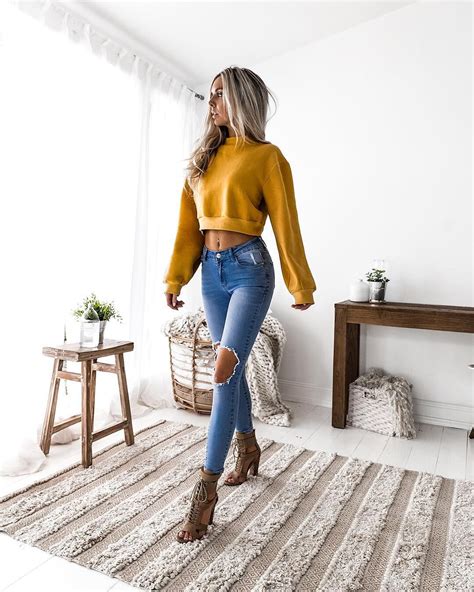 Skinny Jeans And Crop Top Outfits Trendy Outfits To Look Stylish In 2020 Casual Wear Crop