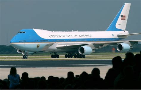 Air Force One Inside The Presidents Plane Military Machine