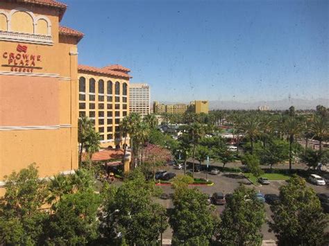 Other services provided by the sheraton garden grove south anaheim include when my husband and i saw the ballroom at the sheraton, garden grove, we were in love. 窗外的VIEW - Picture of Sheraton Garden Grove - Anaheim South ...