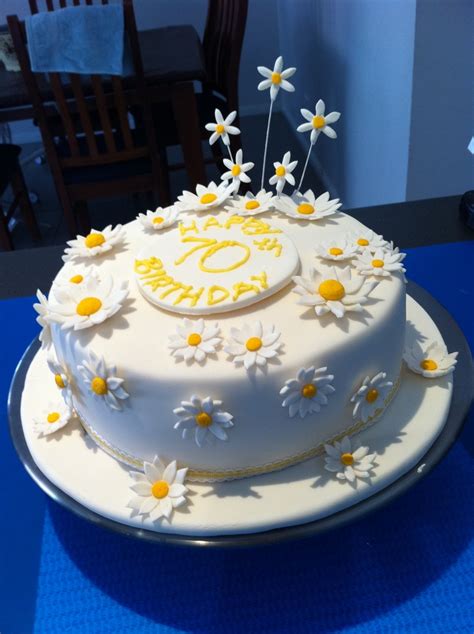 Does anyone know what is the color theme for a 70th birthday party? 70th birthday cake | Party Ideas | Pinterest | 70th ...