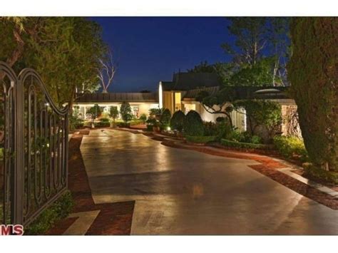 Elvis Presley Home North Hillcrest Road Beverly Hills Ca List