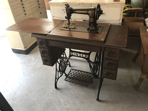 Vintage Antique Singer Treadle Sewing Machine Cabinet Hoosier