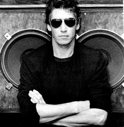 George roger waters (born 6 september 1943) is a british musician who was for a long period the bass player, primary songwriter and one of the primary vocalists (along with david gilmour) for the rock band pink floyd. T.U.B.E.: Roger Waters - 1985-03-26 - New York City, NY ...