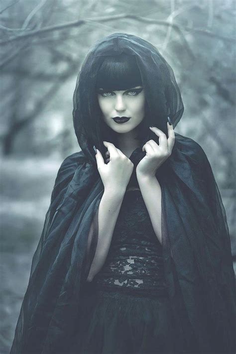 Cool Gothic Clothing Uk Gothicgirls Gothic Photography Dark Beauty