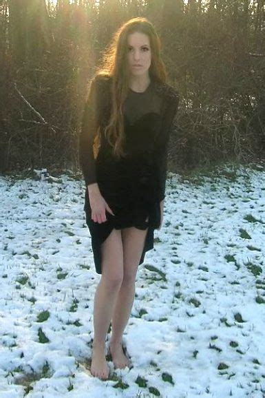 Pin By Miroslav Mihajlovic On Bare Feet In Snow Sexy Feet Celebrity Feet Girl