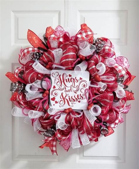 Fabulous Valentine Wreath Design Ideas For Your Front Door Decor 18