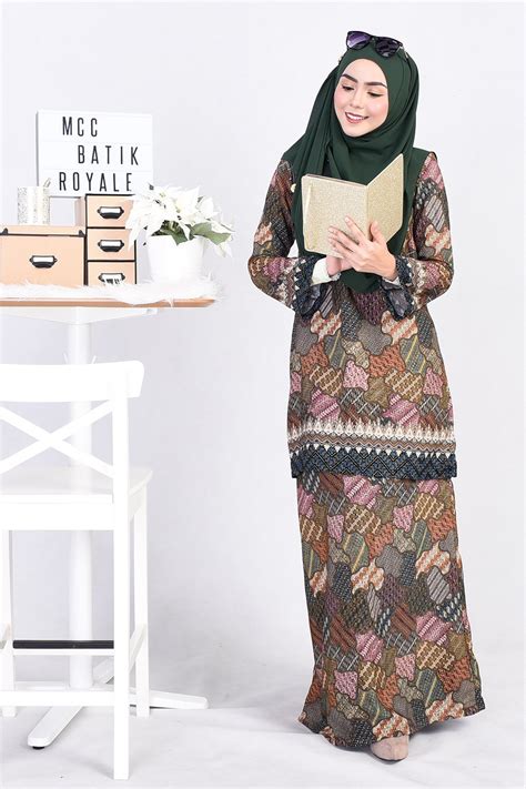 Fesyen artis malaysia terkini fesyen baju kurung moden artis. Fesyen Baju Kurung Moden Corak Batik ~ Baju Kebaya Bagus