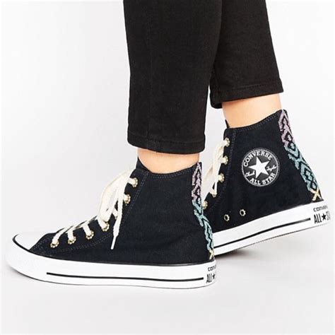 Stylish Pair Of Converse Sneakers For Girls For A Flirty Summer Attire