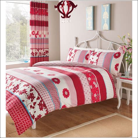 Customize your master bedroom, dorm room or guest room with beautiful blankets in all sizes. Complete Bedding Sets With Curtains Download Page - Home ...