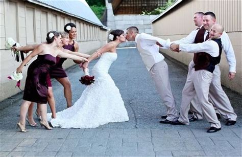33 Creative And Romantic Wedding Kiss Photos You Cant Miss Chicwedd