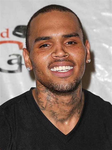 Compare Chris Browns Height Weight Body Measurements With Other Celebs