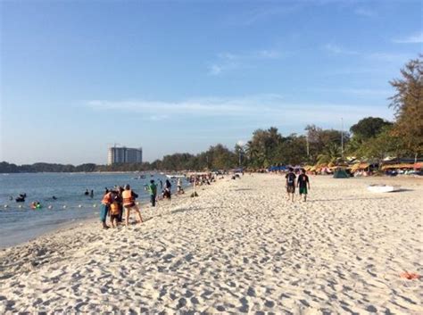 Kalau bosan, kamu pun bisa mampir ke tanjung lesung beach club yang jaraknya tidak jauh dari lokasi villa. teluk kemang - Picture of Klana Beach Resort Port Dickson ...