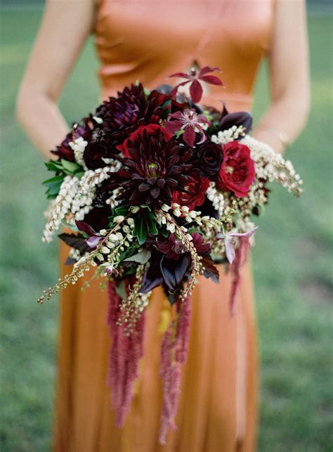 25 Stunningly Gorgeous Fall Bouquets For Autumn Brides