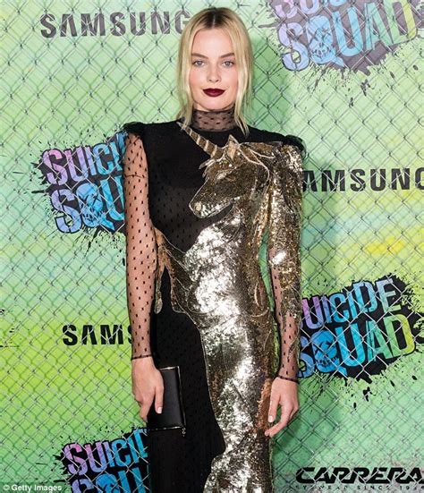 Suicide Squads Margot Robbie Slams Claims She Is An Overnight Sensation Daily Mail Online