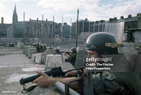 War Northern Ireland 1970s Photos And Premium High Res Pictures Getty