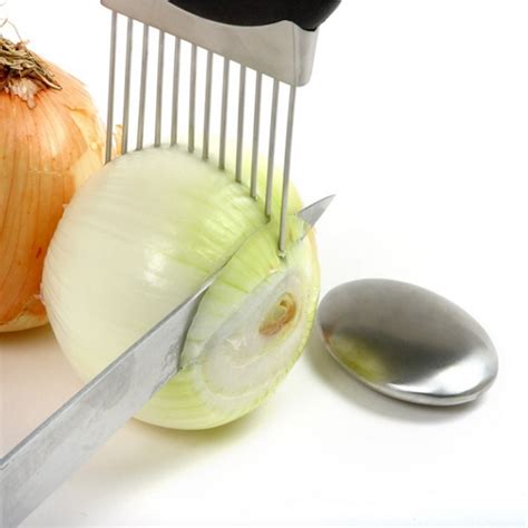 A Comb That Makes Slicing Veggies Easy And Accurate Slicing Onions