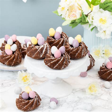 These mini bundt cake pumpkins are adorable! Mini Chocolate Bundt Cakes: Perfect for Easter