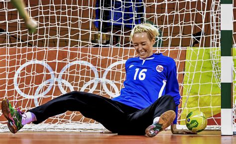Born 30 march 1980) is a norwegian handball goalkeeper for vipers kristiansand and the norwegian national team. Katrine Lunde etter 1 poeng på VG-børsen:- Jeg er ikke ...