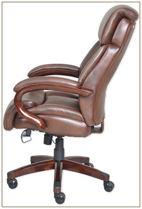 There are 29 lazy boy chairs for sale on etsy, and they cost 273,66 $ on average. Bobs Furniture Recliner Chair