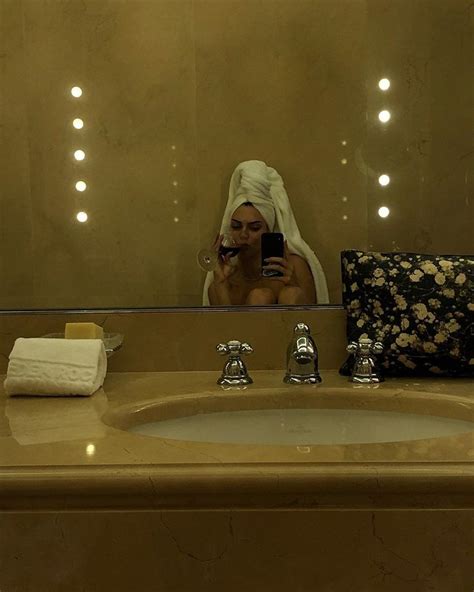Ma Quanto Ci Piacciono E Perch I Bathroom Selfie Kendall Jenner