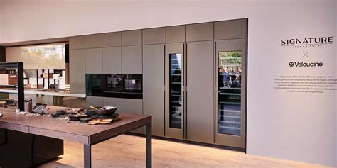 Most of the top kitchen appliance brand is available in multiple styles and each model is designed with great care to best suit the customer's specific cooking requirements. Lg, Arclinea and Valcune together to offer very luxury ...