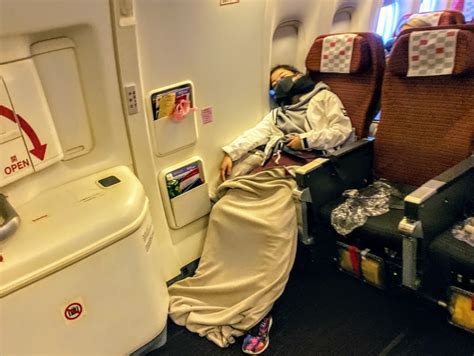 How To Actually Get Some Sleep On A Plane Sleeping On A Plane Best Sleep Aid Bad Sleep