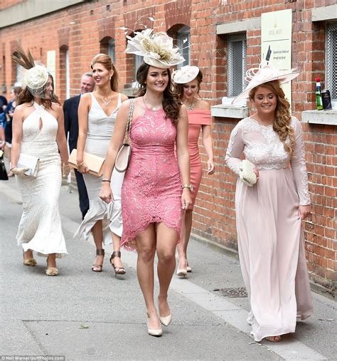 Royal Ascot 2016 Ladies Keep Up The Trend For Quirky Hats Daily Mail