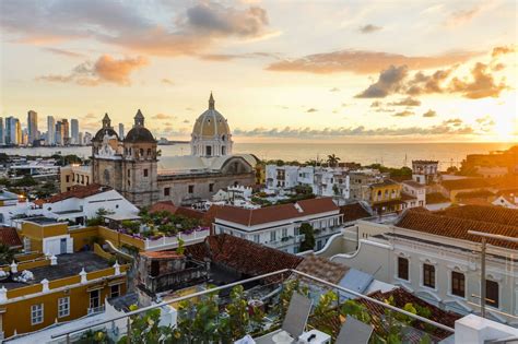 Cartagena kolumbien nachtleben ummauerte stadt samstag nacht märz 2020. Cartagena de Indias an der kolumbianischen Karibikküste ...