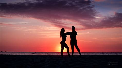 Silhouetten Instagram Sonnenuntergang Päarchen Tanzen Strand