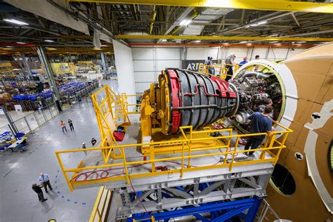 Rs 25 Engine Installation Into The Artemis Ii Sls Core Stage Begins