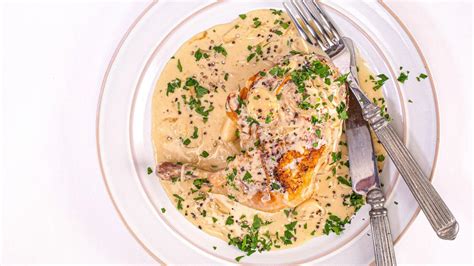 Slow Cooker White Wine Chicken With Garlic And Tarragon