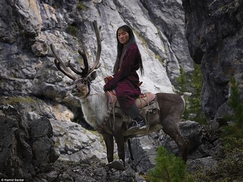 Incredible Photographs Show Nomadic People In Central Asia Daily Mail