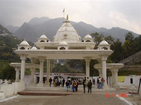 Learn about its history, legend, attractions, and how to reach. Vaishno Devi Temple - 51 Shakti Peeths
