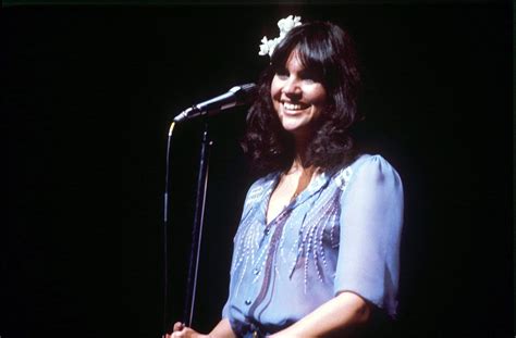 10 Best Linda Ronstadt Songs of All Time - Singersroom.com