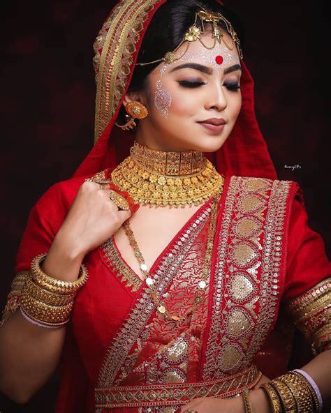 gorgeous bridal gold necklace designs for a modern bride to be bengali bridal makeup indian