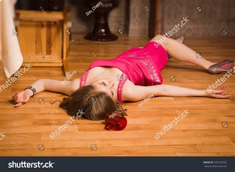 Crime Scene Simulation Lifeless Woman Luxurious Foto Stok 187376252 Shutterstock