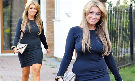 Towies Lauren Goodger Is Curvy And Proud As She Shows Off Her Womanly