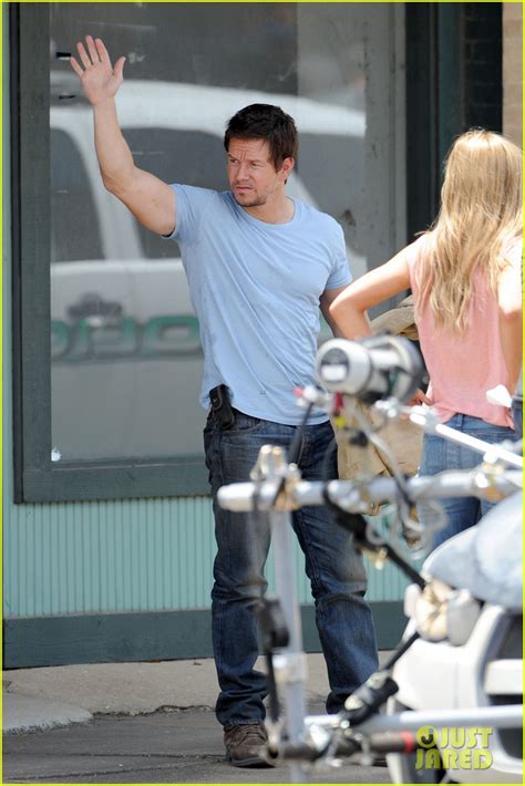 Celeb Photos Mark Wahlberg Fills A T Shirt With DILF Cute Classic ATRL