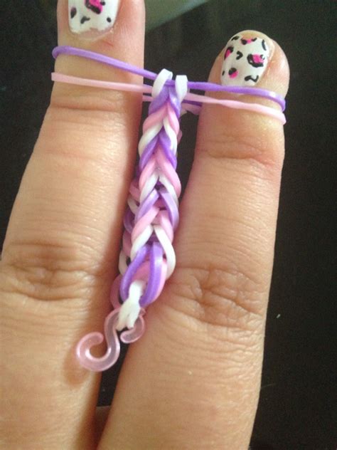 How To Make A Loom Bracelet With Your Fingers Musely