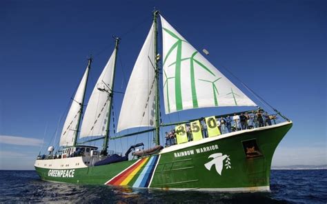 Το πλοίο της Greenpeace Rainbow Warrior έρχεται στην Κεφαλονιά