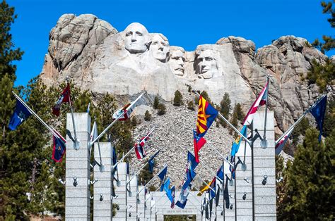 Mount rushmore, measurement of the mount rushmore national memorial 1 is one of the world's largest sculptural and engineering projects. Faszination Mount Rushmore in den USA | Urlaubsguru.de