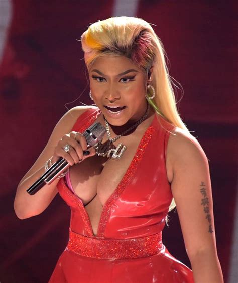 Watch The Most Sexiest Performance Of Nicki Minaj At The Bet Awards