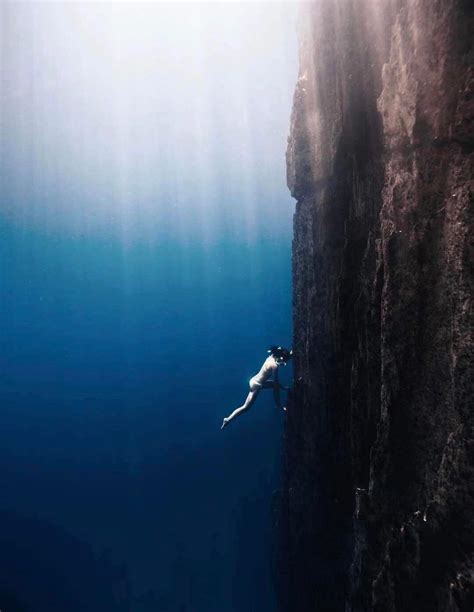 Steep Underwater Cliff Rthalassophobia