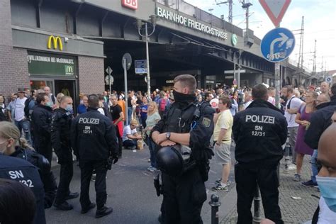 Corona-Demo in Berlin von Polizei offiziell beendet | City-News.de